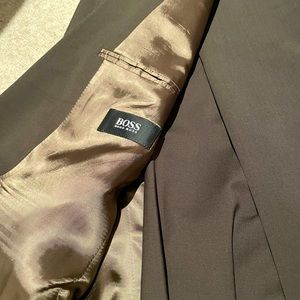 Men’s 42L suit